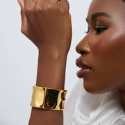 Shako Gold Bangle